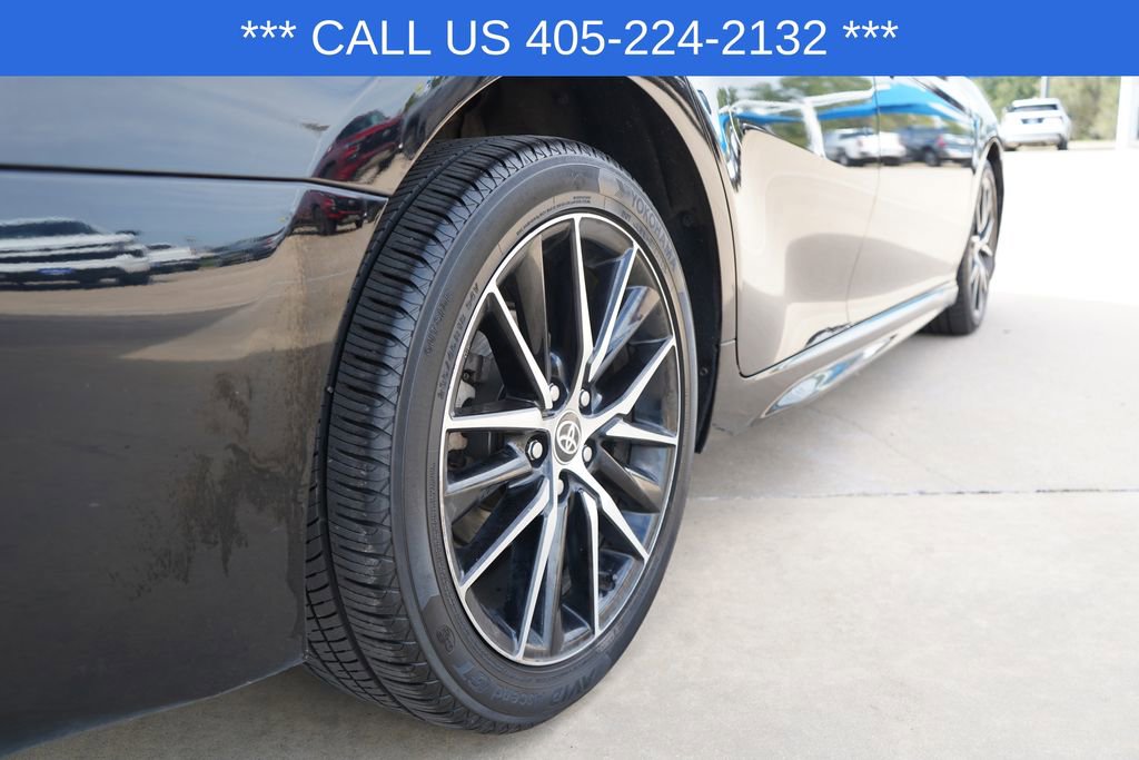 Used 2021 Toyota Camry SE image 9