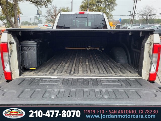 Used 2017 Ford F250 Lariat w/ Chrome Package image 30