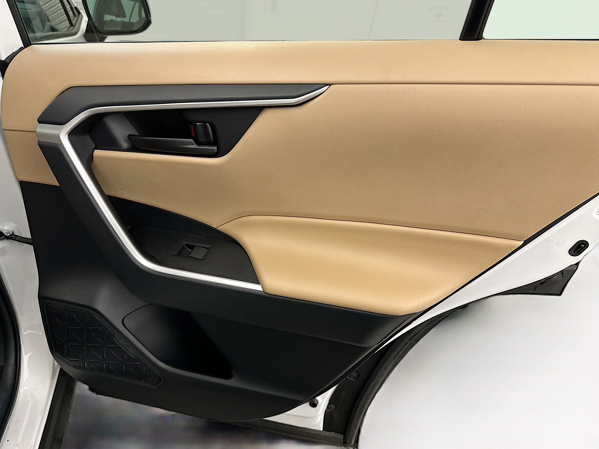 Used 2025 Toyota RAV4 LE image 31