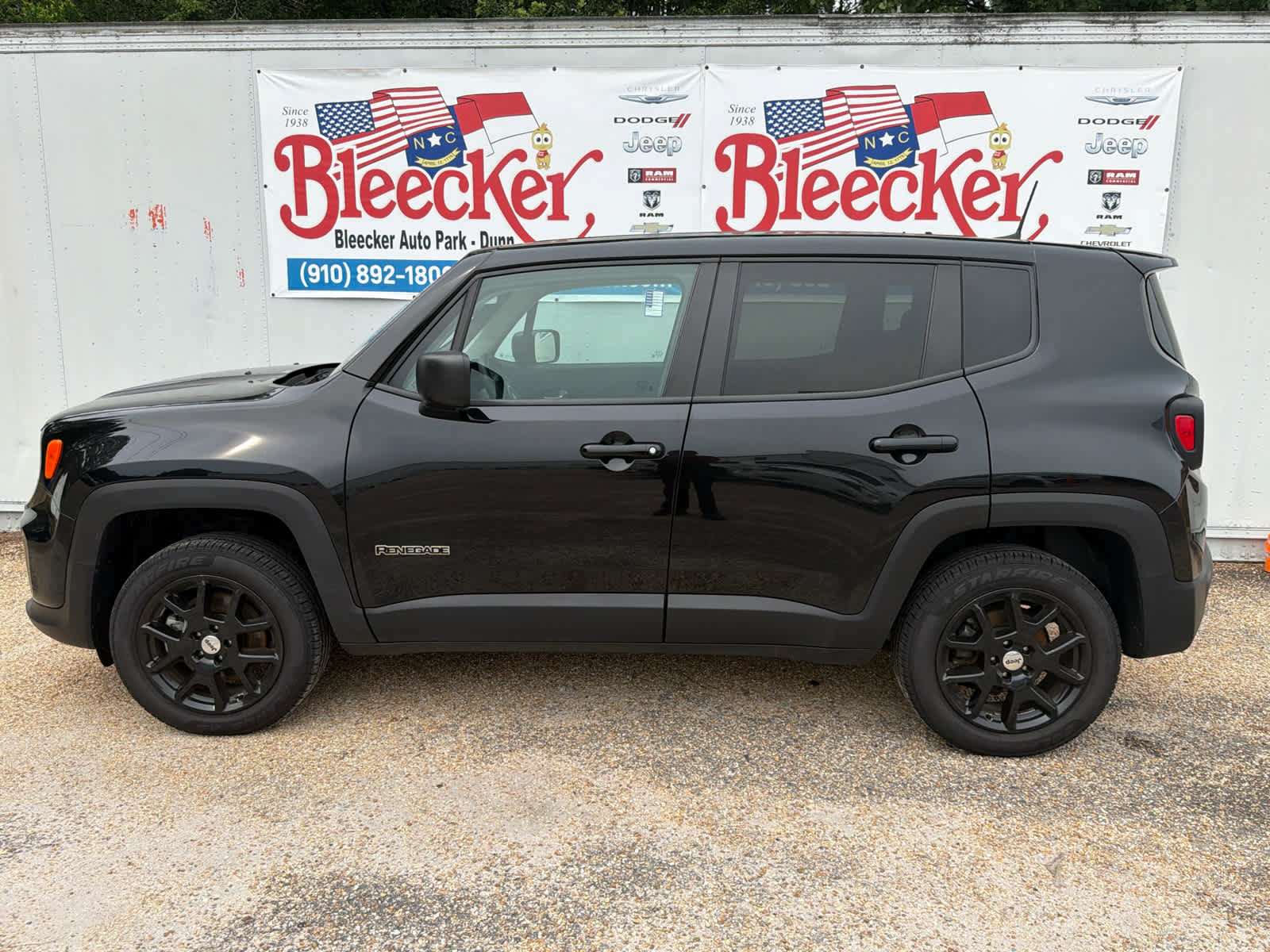 Used 2023 Jeep Renegade Latitude AWD/4WD image 6
