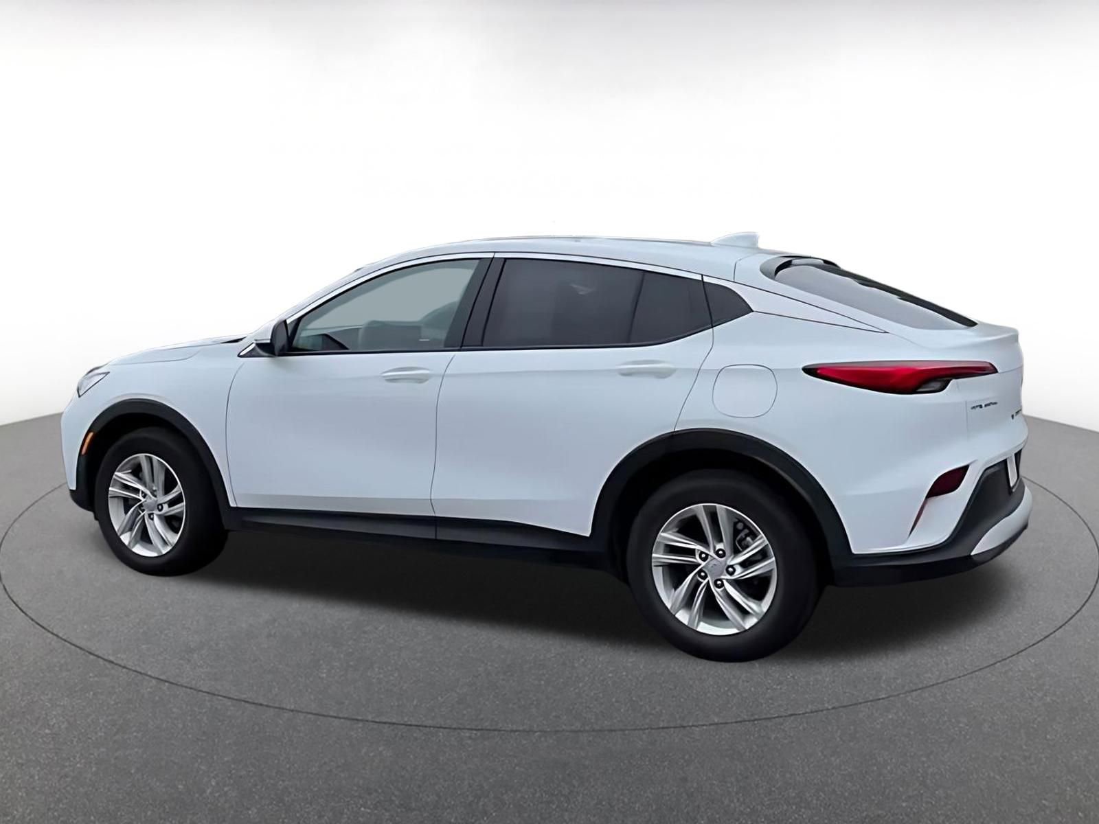 Used 2025 Buick Envista Preferred image 10