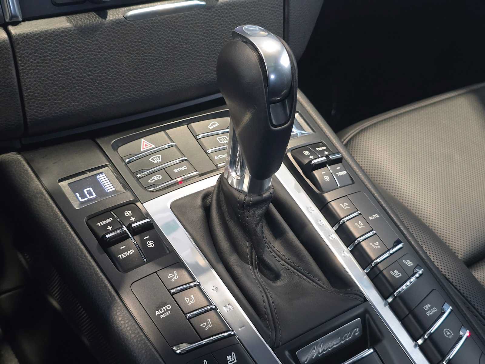 Used 2015 Porsche Macan S AWD/4WD image 28
