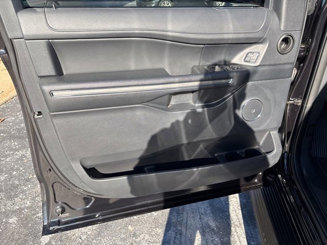 Used 2024 Ford Expedition XLT image 26