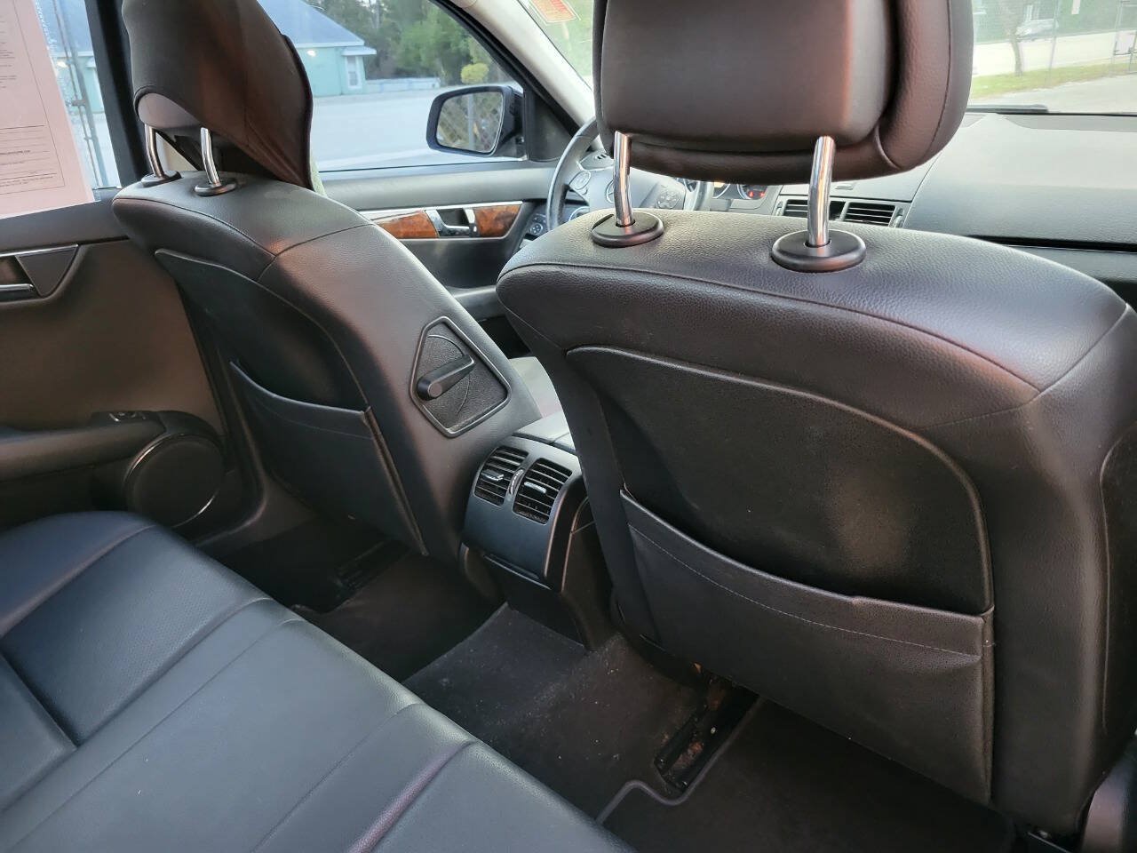 Used 2009 Mercedes-Benz C 300 Sedan image 10