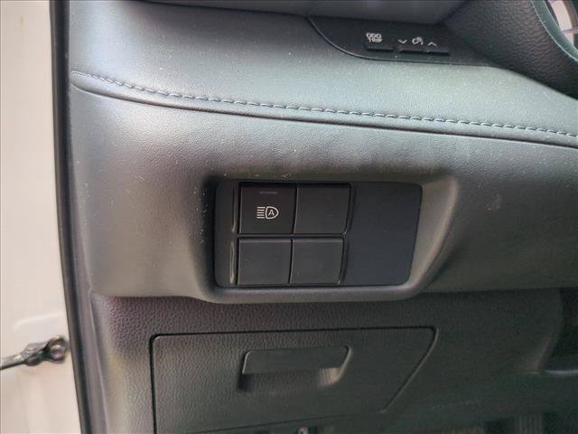 Used 2021 Toyota Highlander L FWD image 13