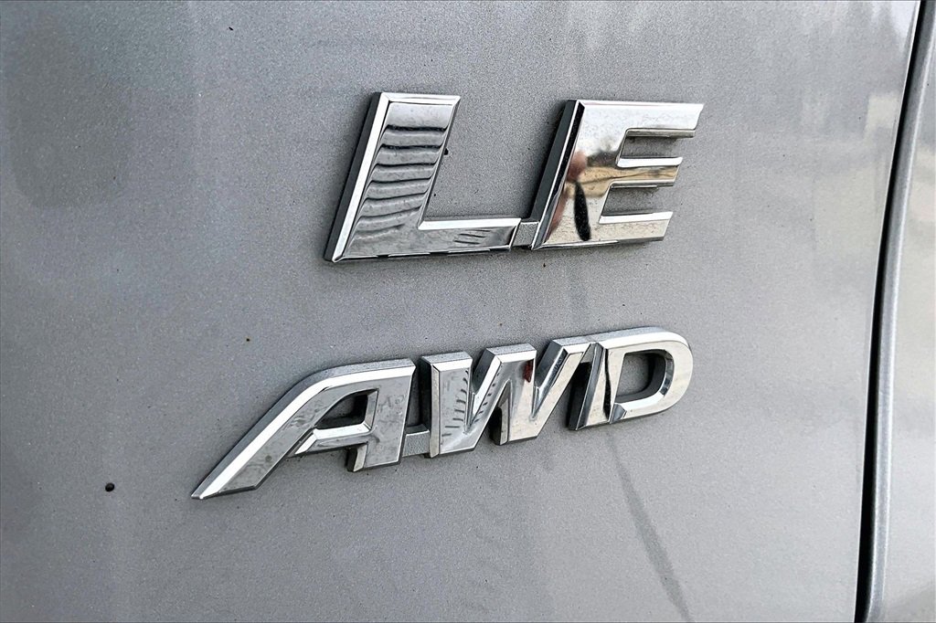 Used 2024 Toyota RAV4 LE image 8