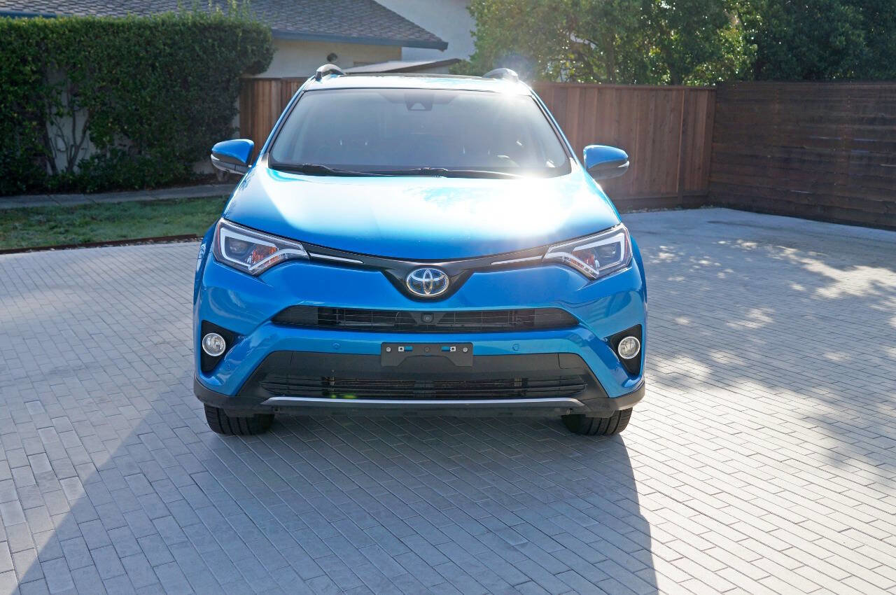 Used 2018 Toyota RAV4 Limited w/ Advanced Technology Package image 12