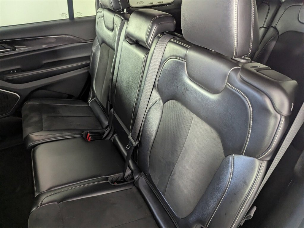 Certified 2023 Jeep Grand Cherokee L Laredo image 16