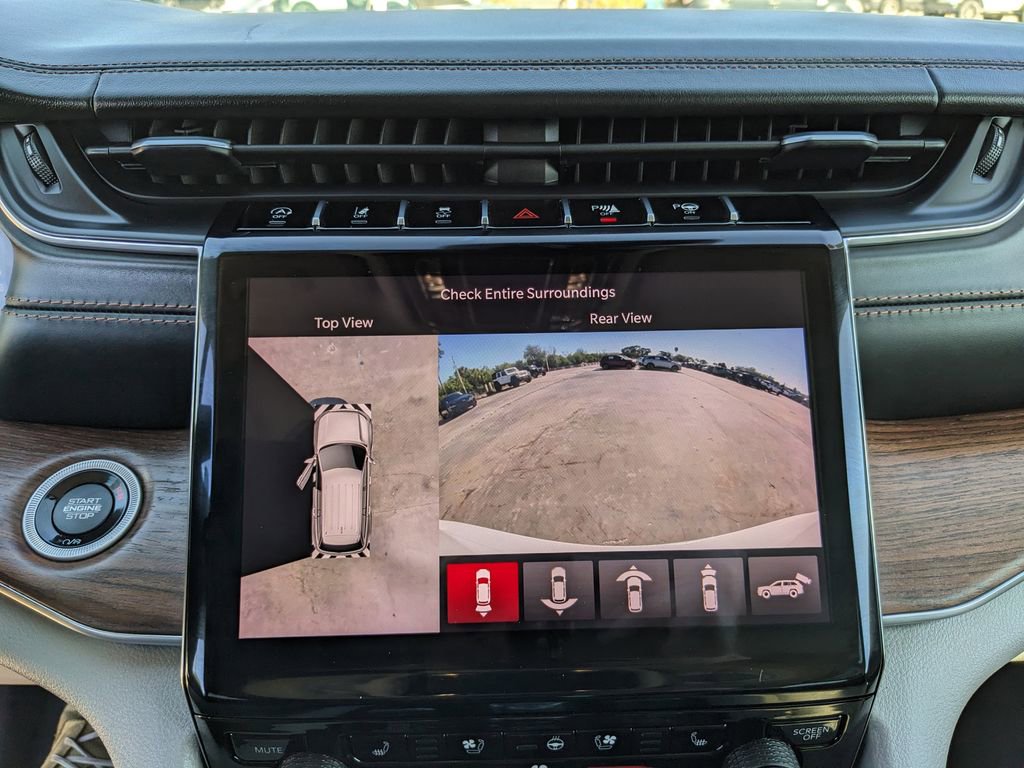 Used 2022 Jeep Grand Cherokee Summit w/ Luxury Tech Group V image 28