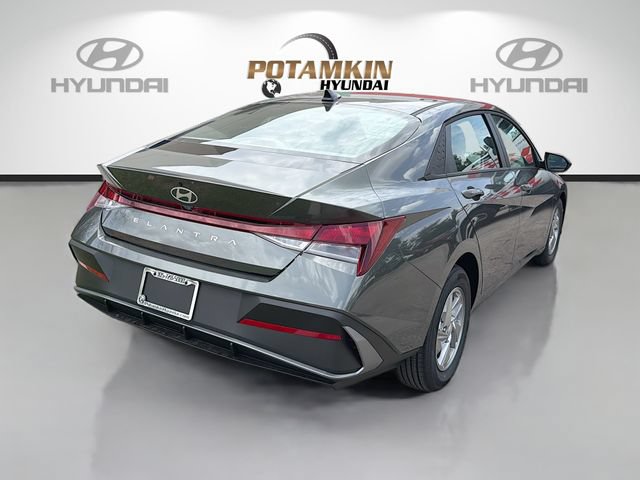 New 2026 Hyundai Elantra SE FWD image 5