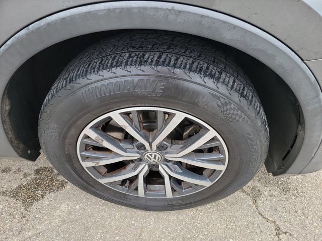 Used 2020 Volkswagen Tiguan SE image 10