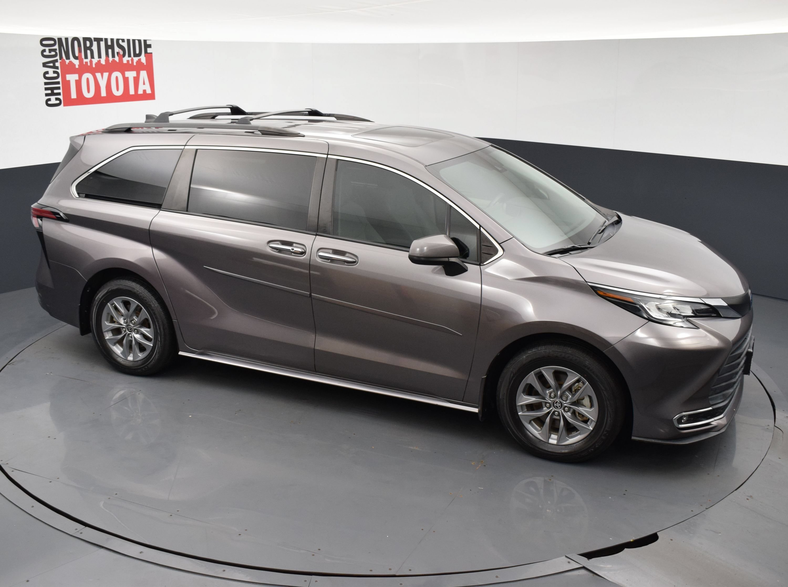 Used 2021 Toyota Sienna XLE FWD image 25