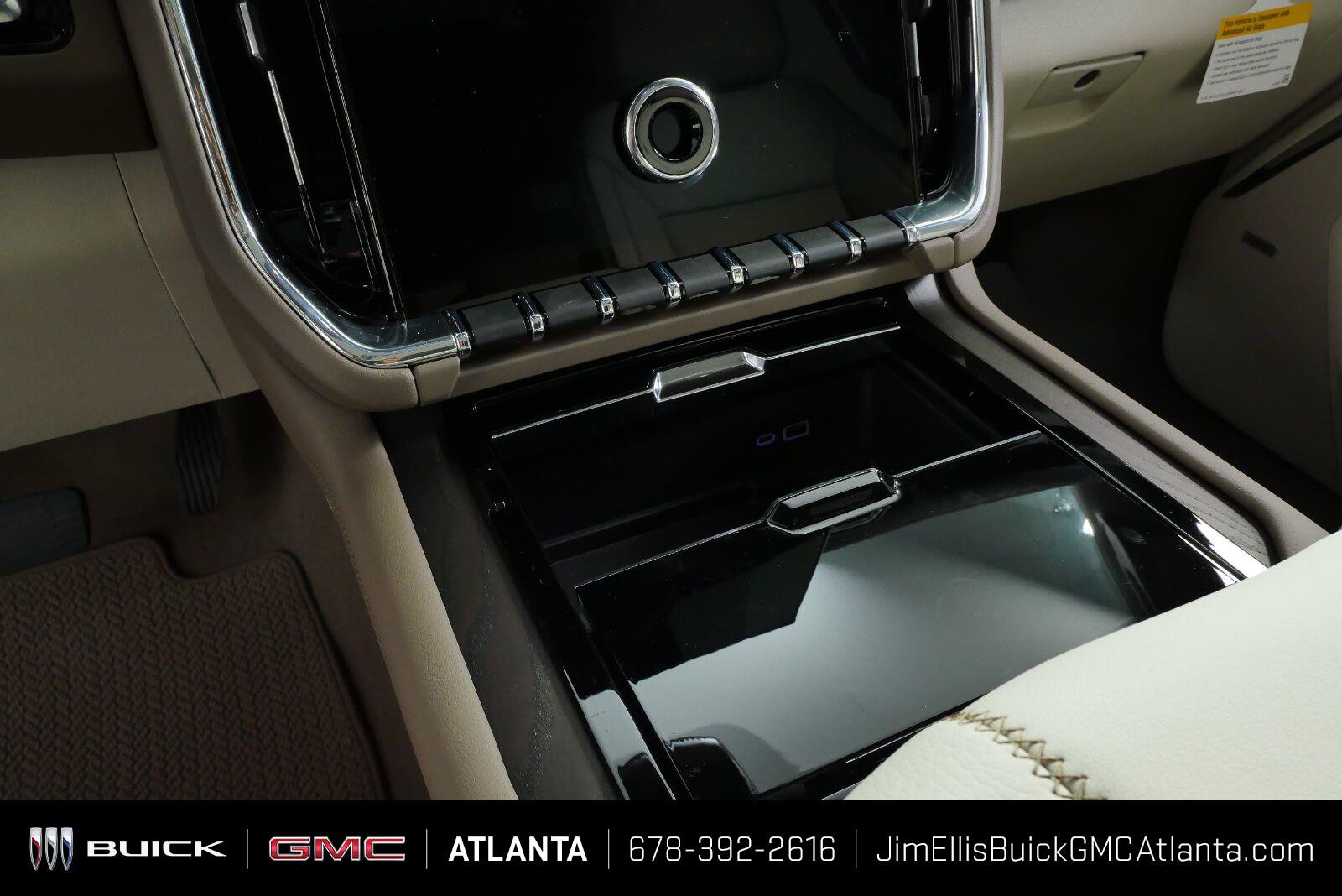 New 2026 GMC Yukon Denali w/ Sun & Power Step Package AWD/4WD image 15