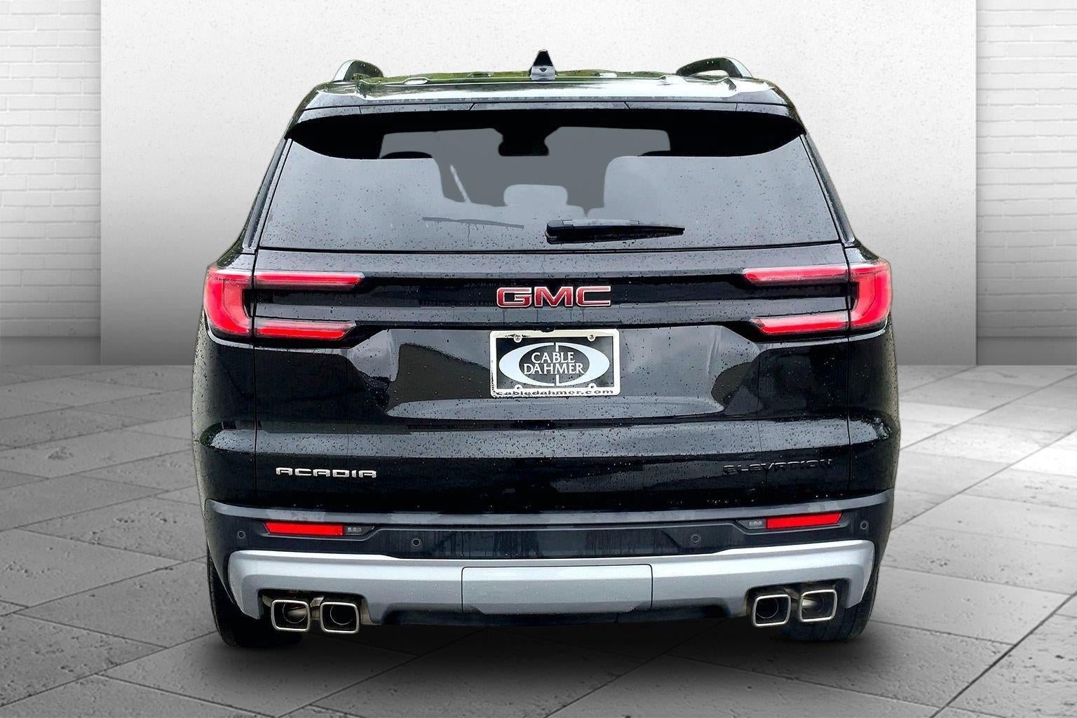 Used 2025 GMC Acadia Elevation FWD image 3