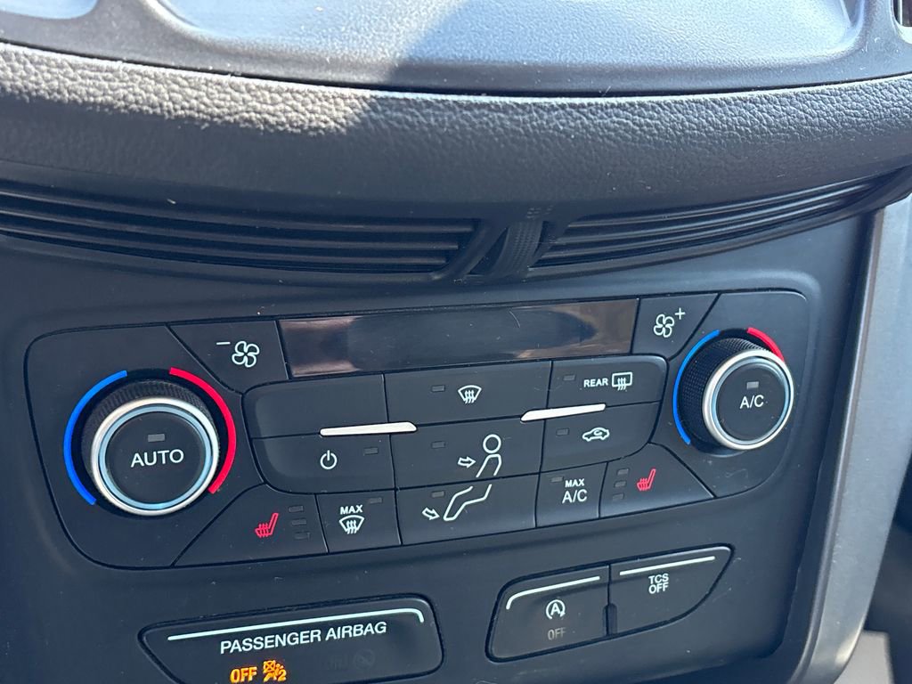 Used 2019 Ford Escape SEL image 16