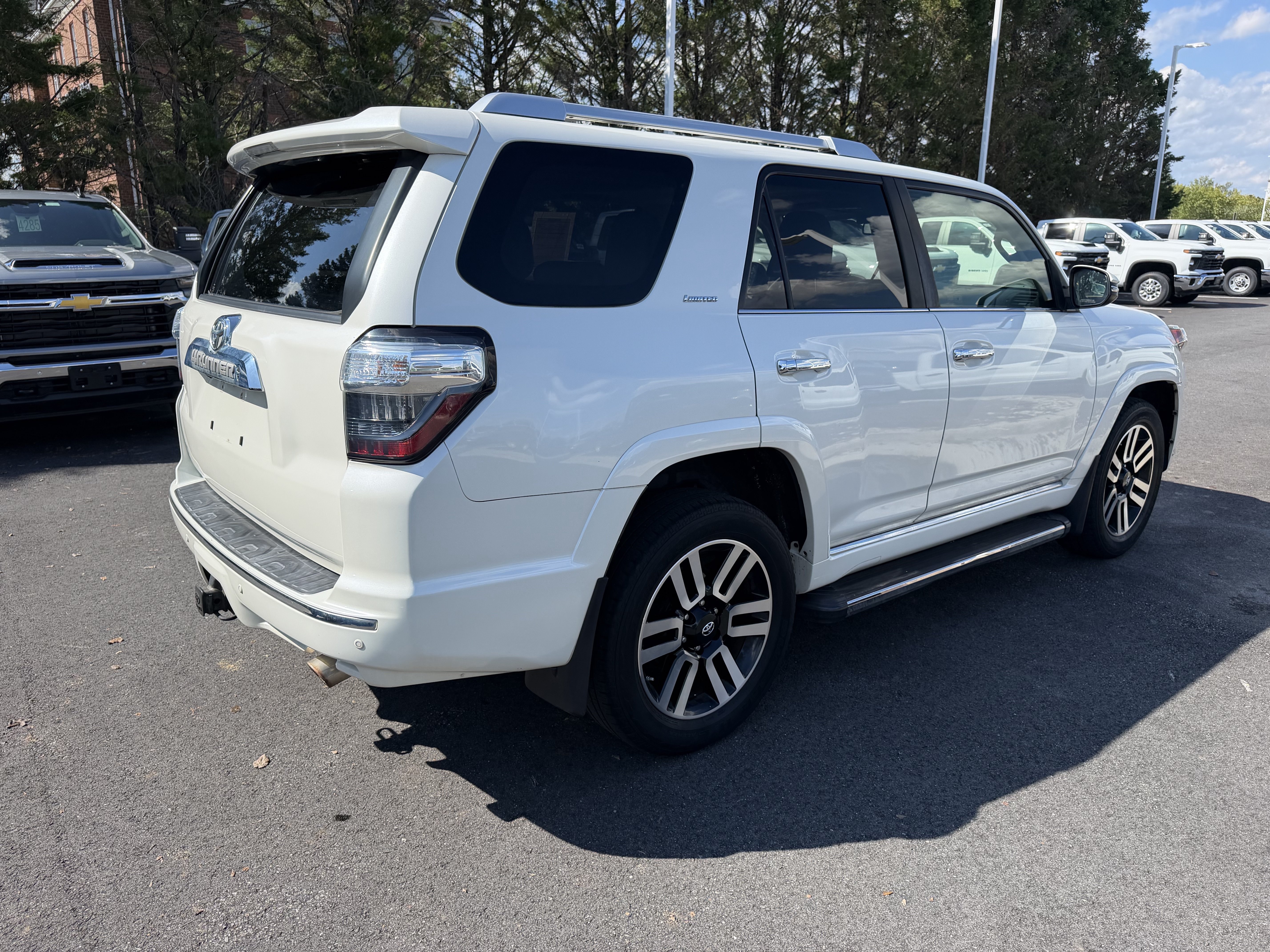 Used 2016 Toyota 4Runner Limited AWD/4WD image 10