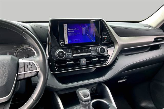 Certified 2024 Toyota Highlander LE FWD image 7