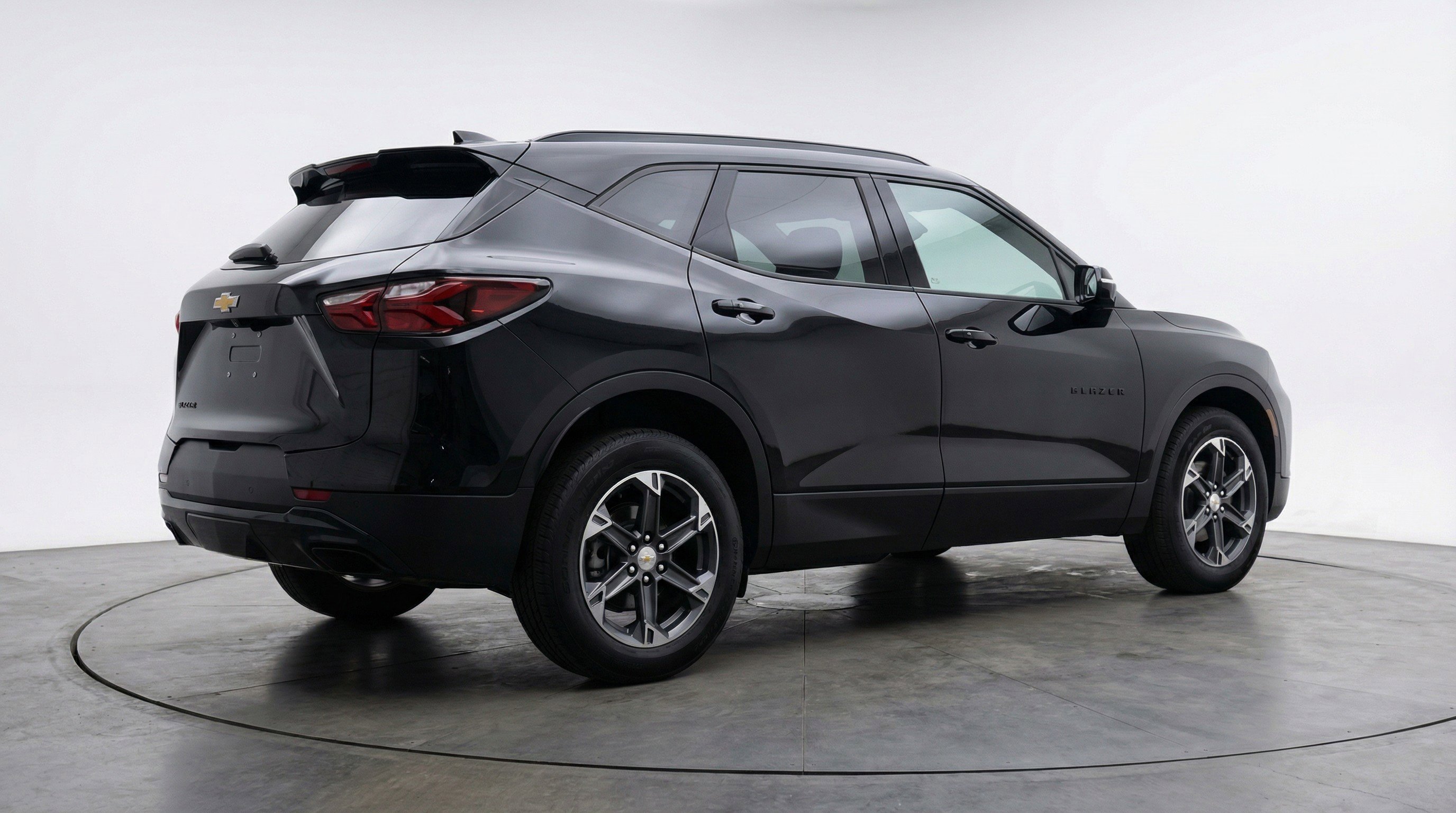 Used 2025 Chevrolet Blazer LT image 9