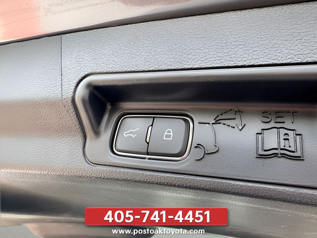 Used 2025 Ford Explorer Active w/ Active Comfort Package RWD image 24