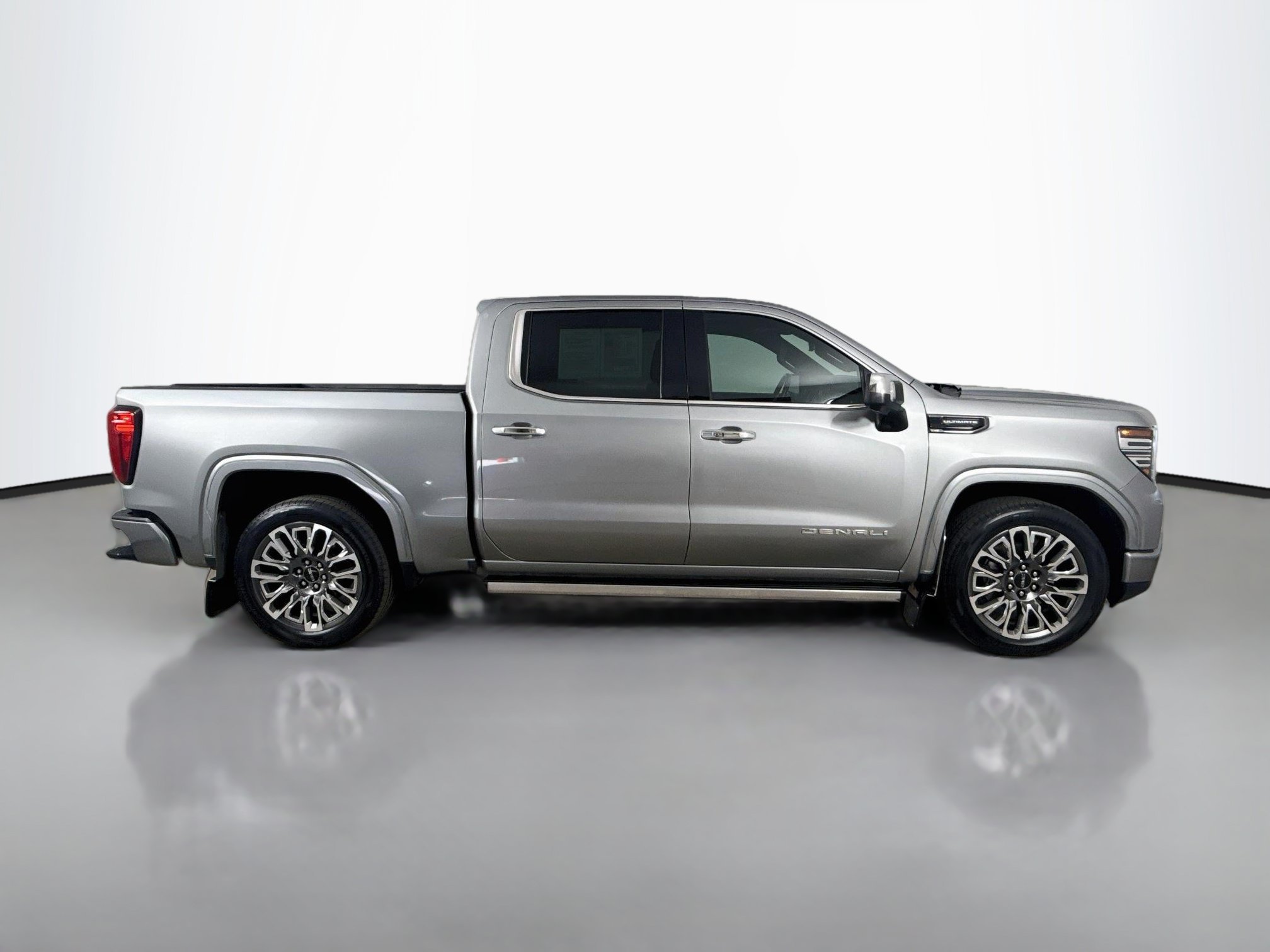 Certified 2025 GMC Sierra 1500 Denali Ultimate AWD/4WD image 9