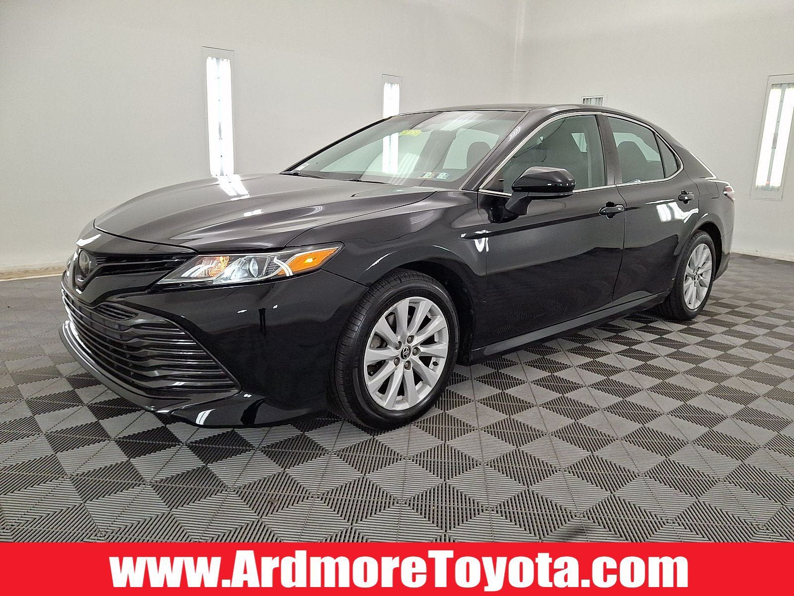 Used 2020 Toyota Camry LE FWD image 1