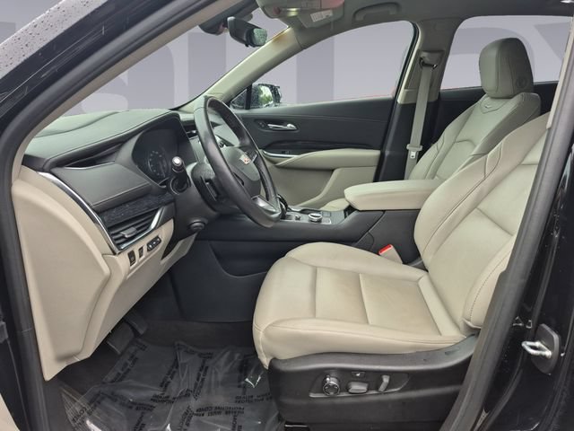 Used 2023 Cadillac XT4 Premium Luxury w/ Technology Package AWD/4WD image 10