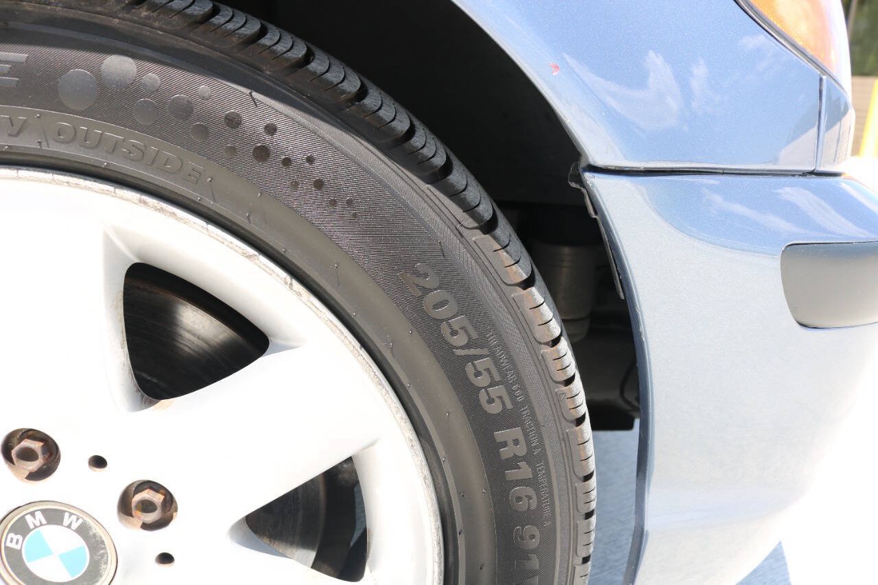 Used 2004 BMW 325xi Sedan AWD/4WD image 77