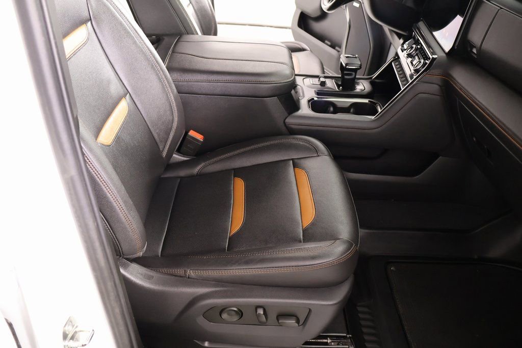 Used 2023 GMC Sierra 1500 AT4 image 14