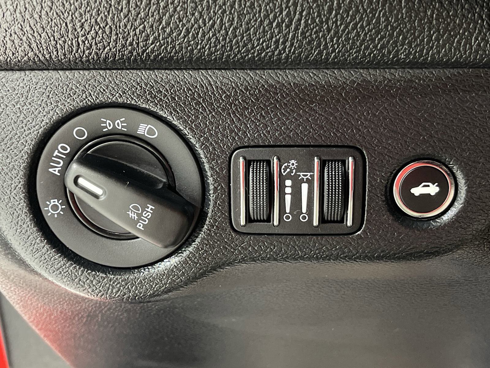 Used 2017 Dodge Challenger R/T image 24