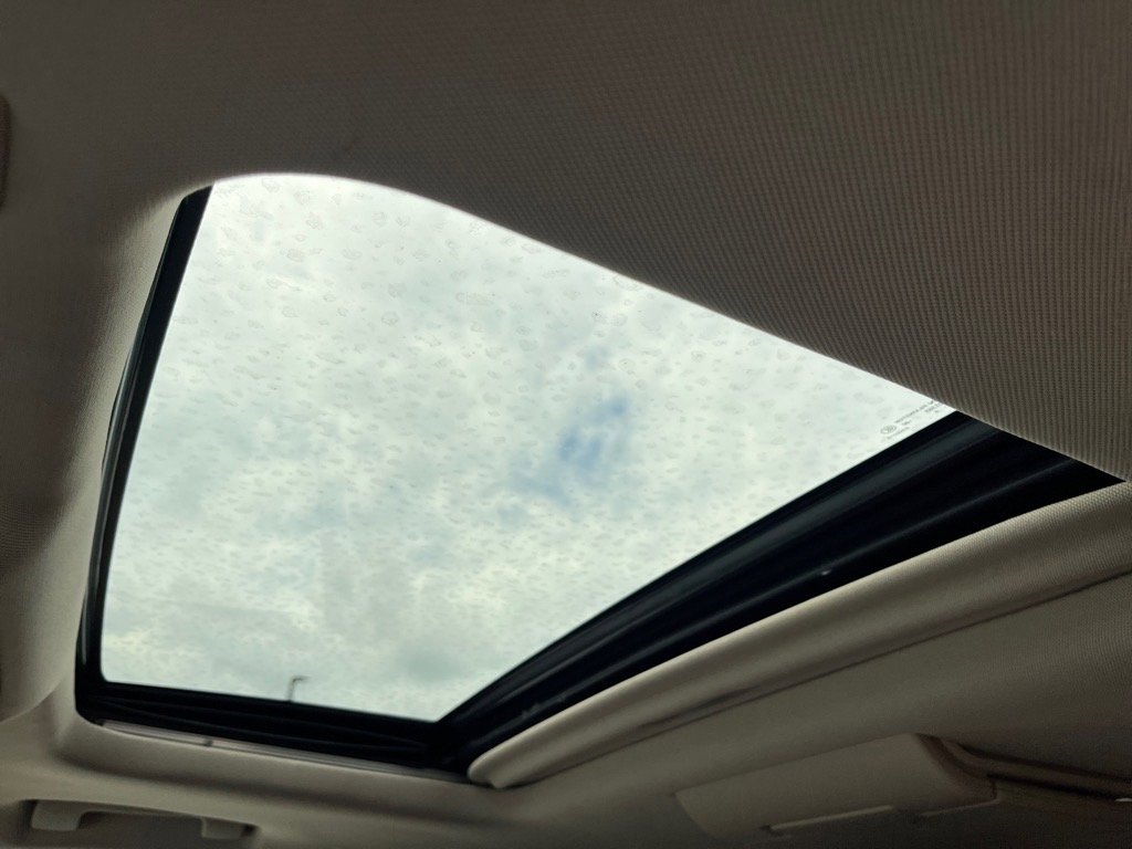 Used 2016 Chevrolet Suburban LTZ image 7