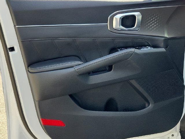 Certified 2023 Kia Sorento SX FWD image 23
