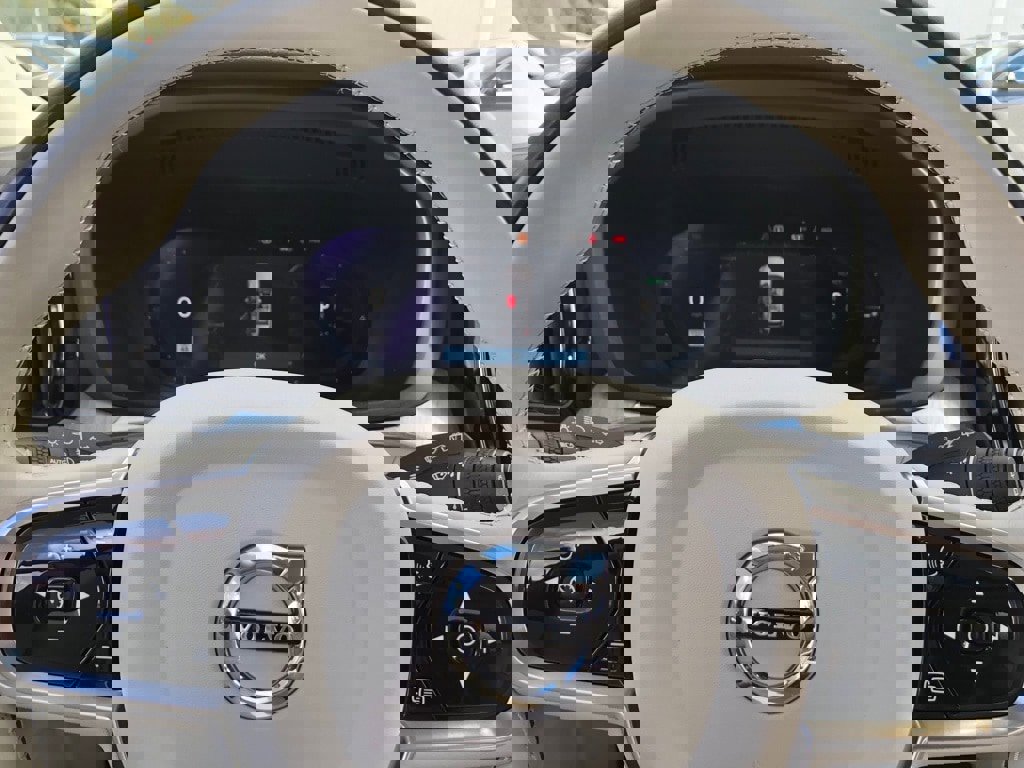 Used 2023 Volvo XC60 T8 Plus image 20