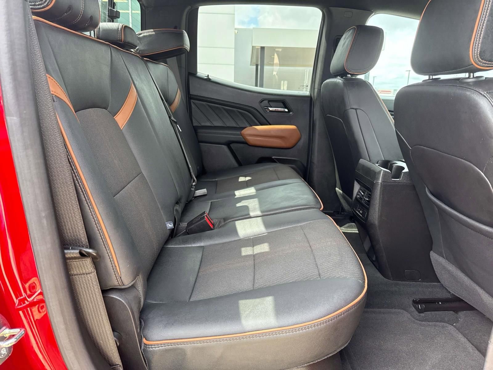 Used 2023 GMC Canyon AT4 image 9