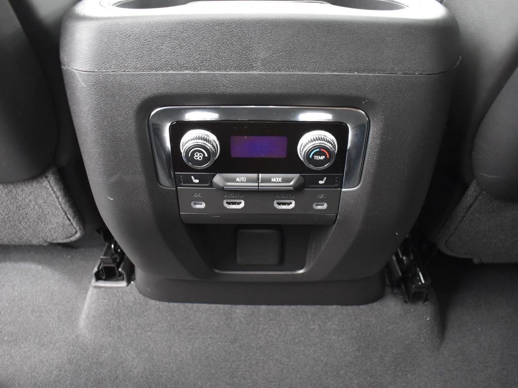 Used 2023 GMC Yukon Denali Ultimate image 30