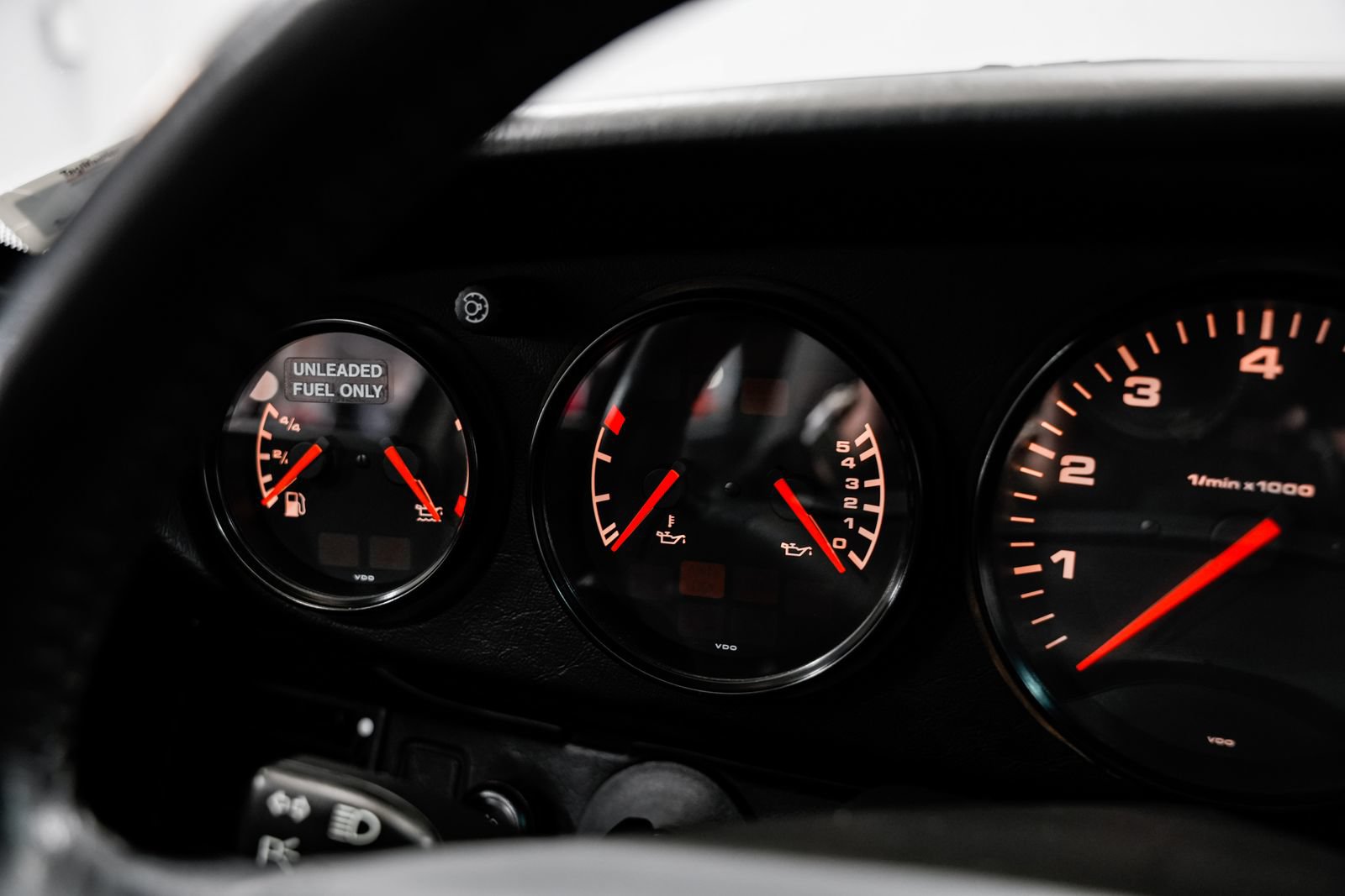 Used 1995 Porsche 911 Carrera RWD image 11