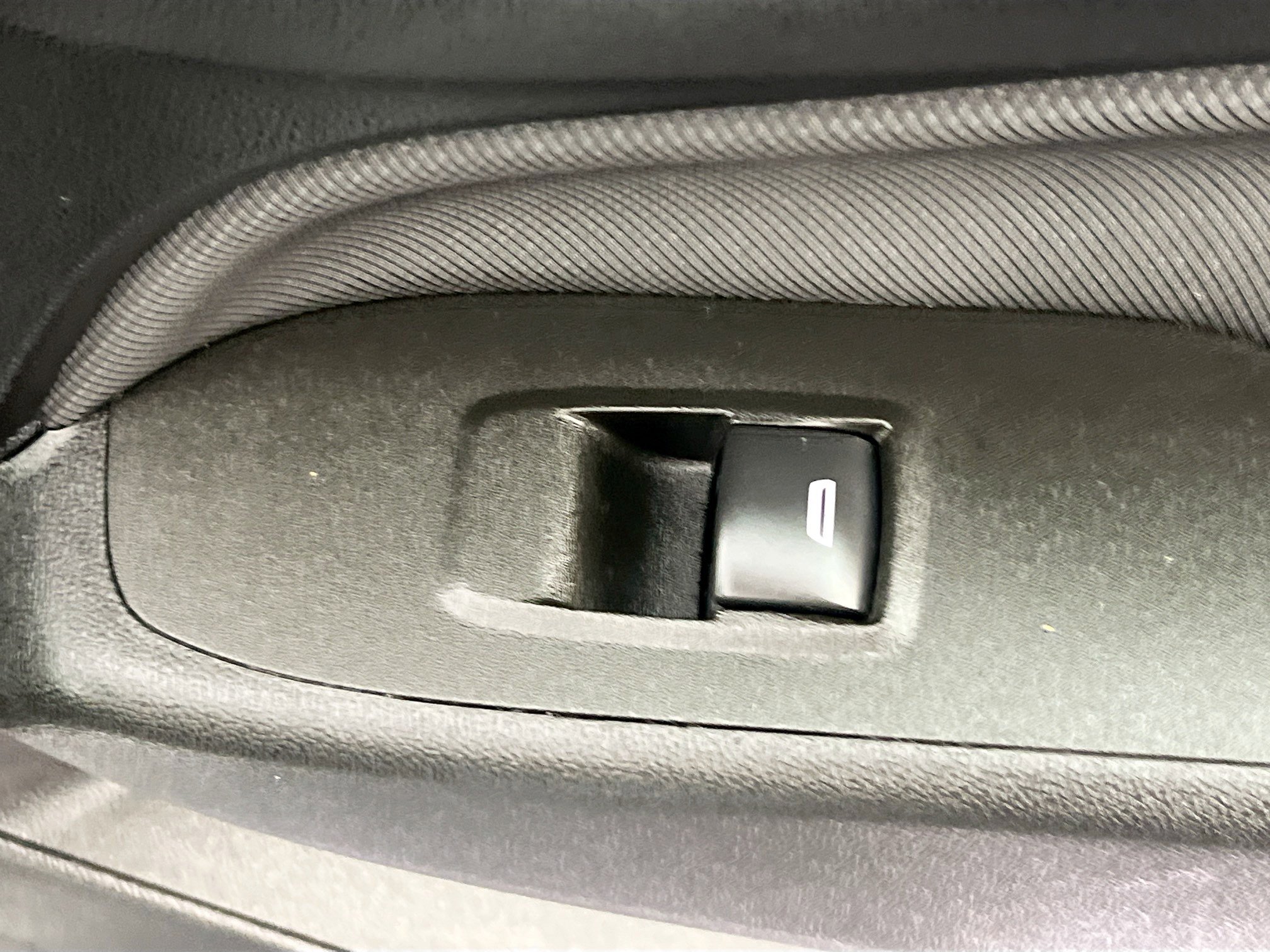 Used 2024 Chevrolet Equinox RS w/ RS Leather Package FWD image 32