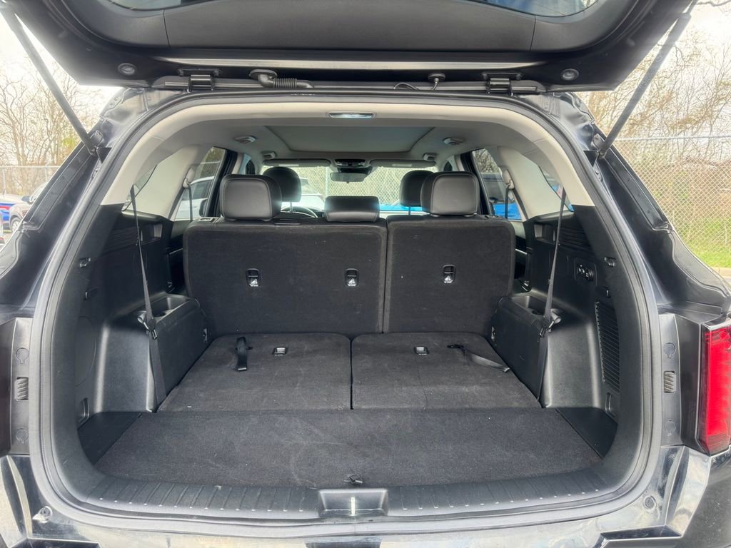 Used 2023 Kia Sorento S w/ Panoramic Sunroof Package image 17
