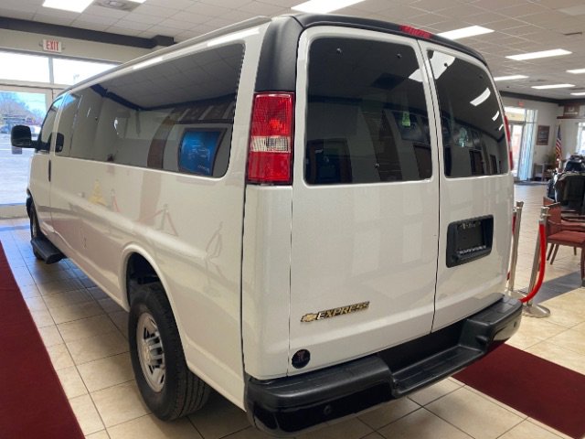 Used 2022 Chevrolet Express 3500 LS RWD image 3
