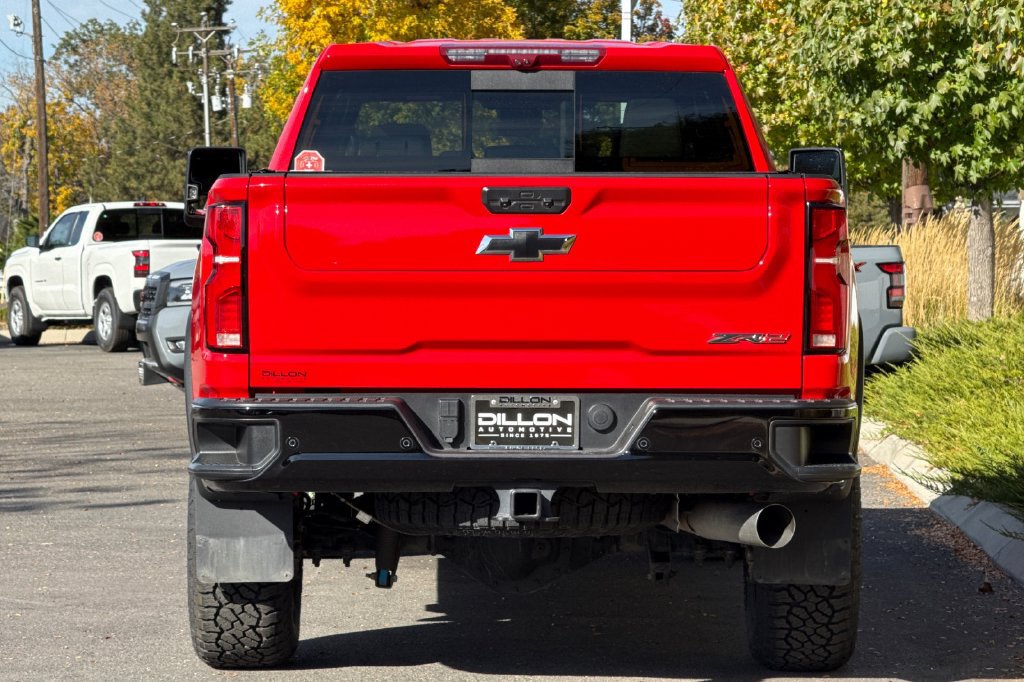 Used 2025 Chevrolet Silverado 2500 ZR2 w/ Technology Package AWD/4WD image 8