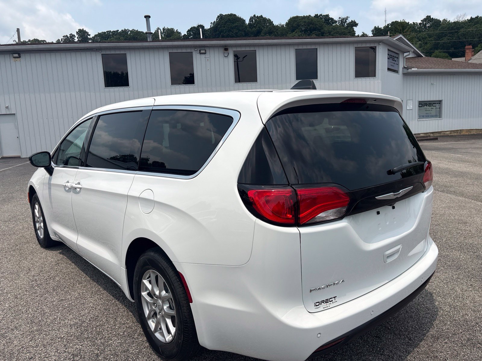 New 2027 Chrysler Pacifica LX FWD image 3