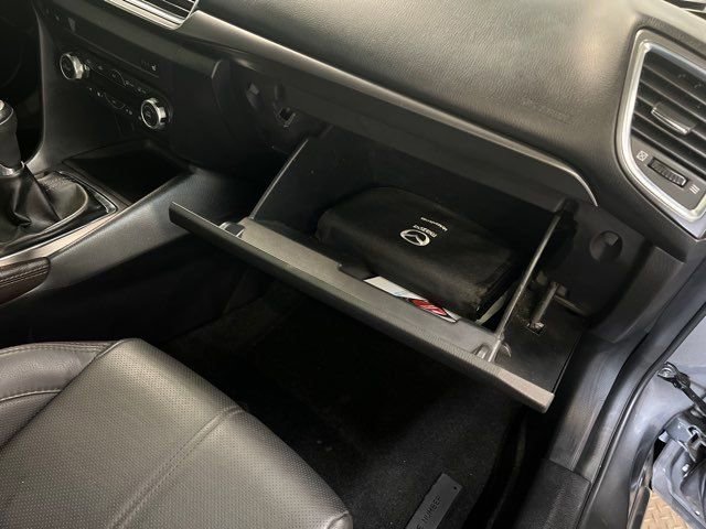 Used 2018 MAZDA MAZDA3 Grand Touring w/ Premium Equipment Package image 14