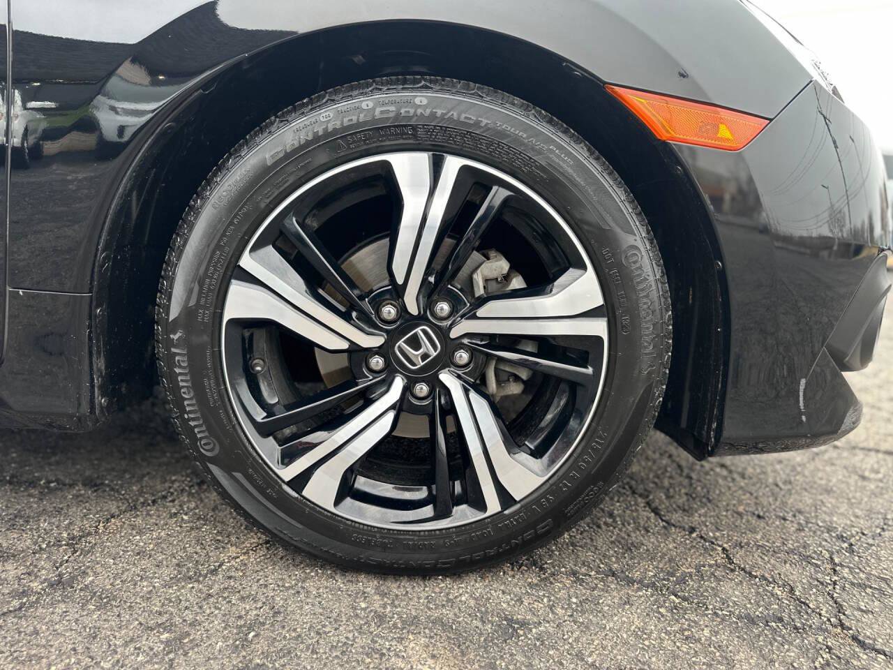 Used 2018 Honda Civic Touring image 13