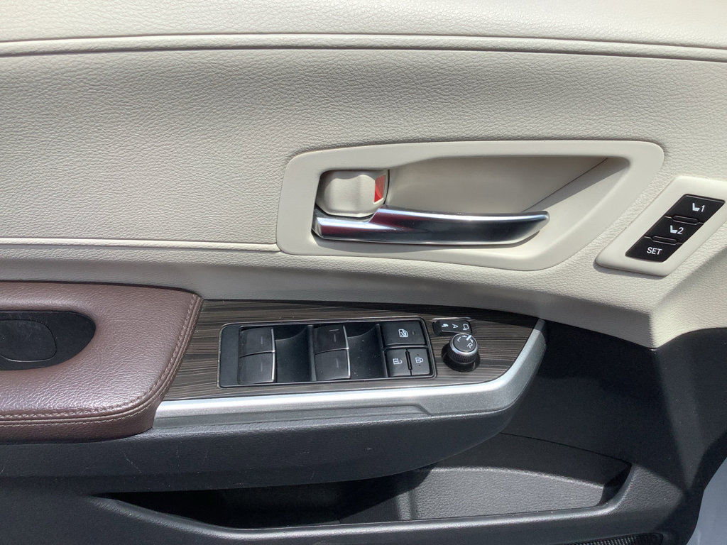 Used 2022 Toyota Sienna Platinum FWD image 14