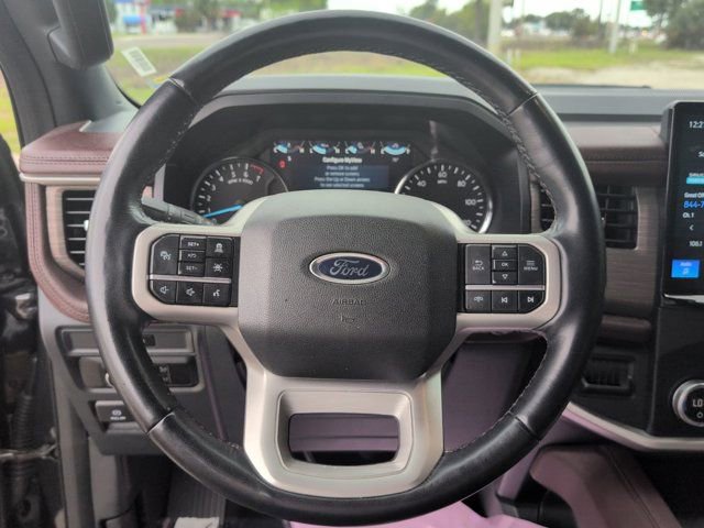 Used 2024 Ford Expedition Limited image 23