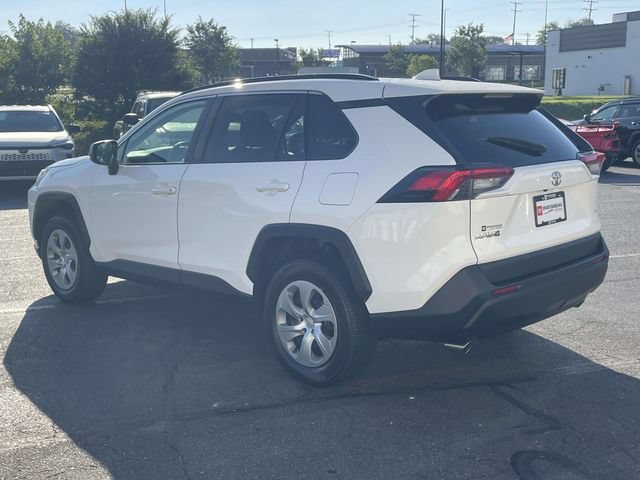 Used 2021 Toyota RAV4 LE FWD image 4