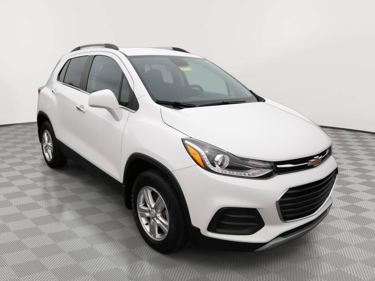 Used 2019 Chevrolet Trax LT w/ LT Convenience Package AWD/4WD image 3