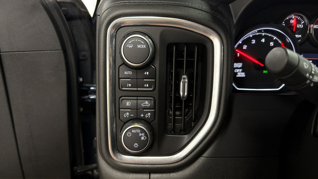 Used 2021 Chevrolet Silverado 1500 LT Trail Boss w/ Bed Protection Package AWD/4WD image 19