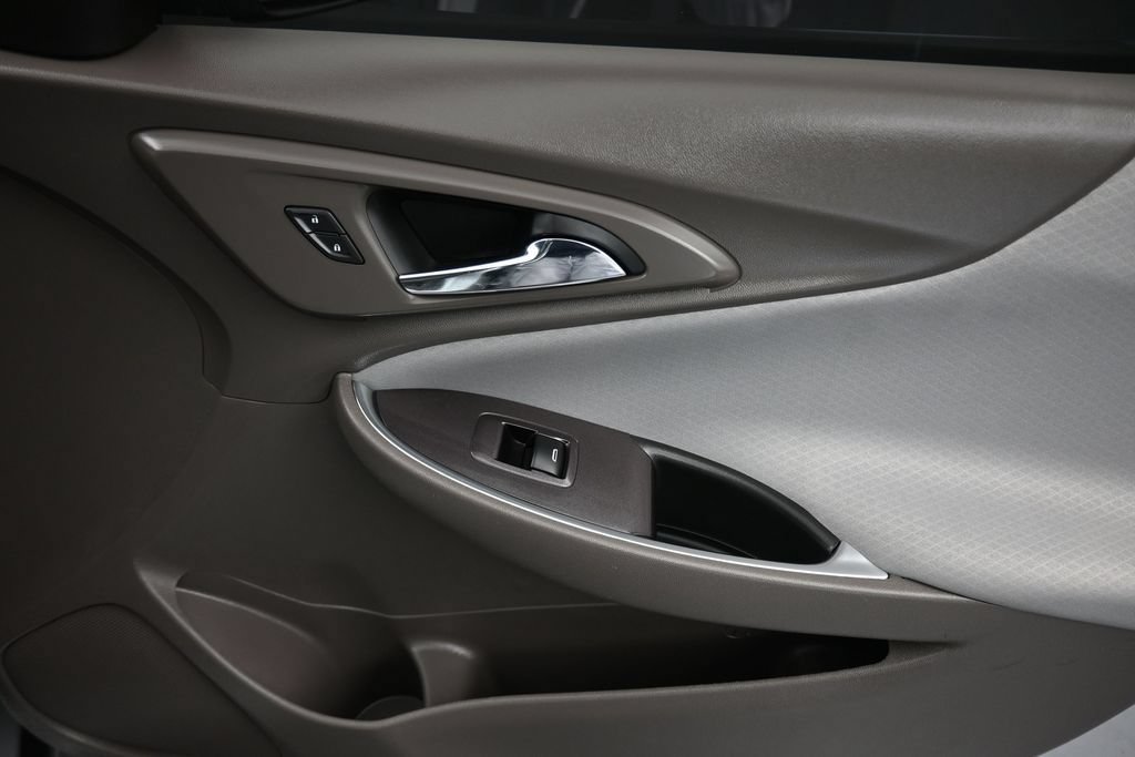 Used 2022 Chevrolet Malibu LT FWD image 38
