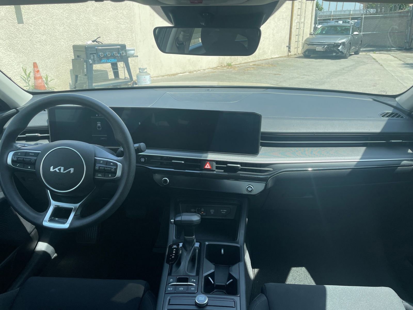 Used 2025 Kia K5 LXS image 32