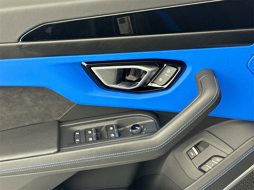 Used 2024 Lamborghini Urus S image 18
